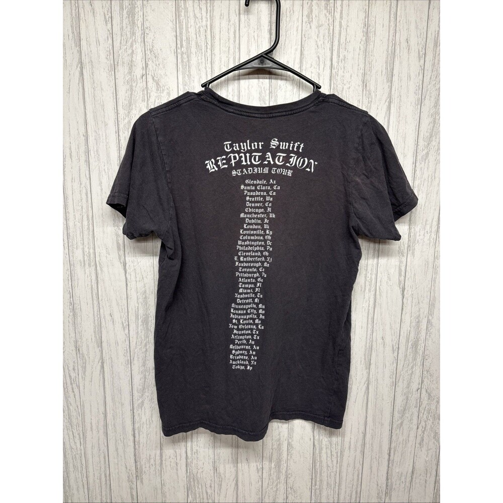 Women’s Size S Taylor Swift Reputation Tour Tee Well Worn - Picture 6 of 7